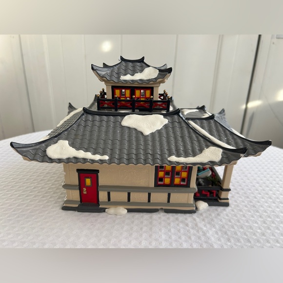 Department 56 “Lucky Dragon Restaurant” - Picture 3 of 7